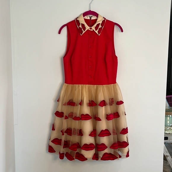 Alice + Olivia “Pout Lips” Dress 4 - Picture 4 of 6